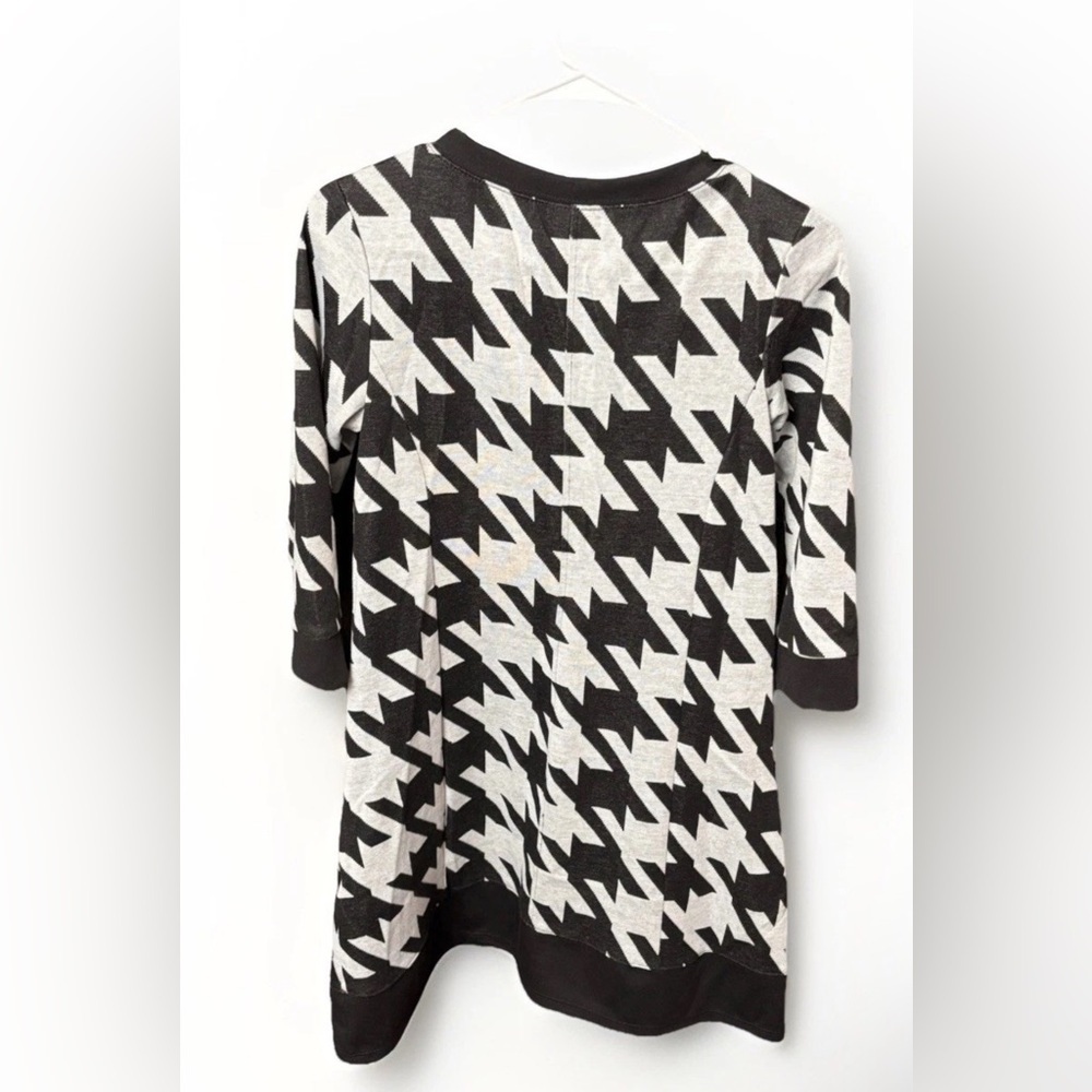 Rabbit Rabbit Rabbit Monochrome Houndstooth Top - Picture 3 of 3